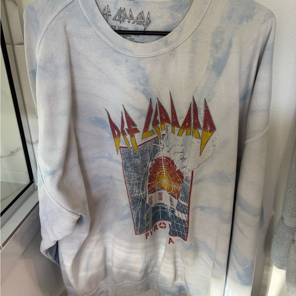 Def Leppard Graphic Sweatshirt